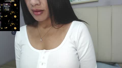 Snapshot of amy_le chatting on January 18, 1:51 pm Amy online show from January 18, 1:51 pm