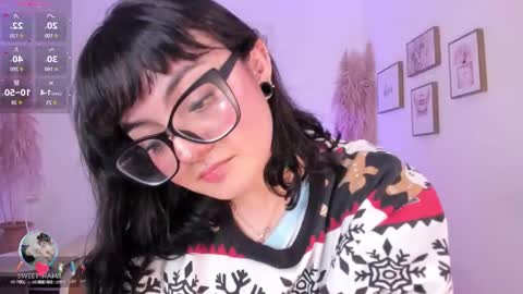 Snapshot of amy_lit chatting on September 18, 7:40 pm Hello I am Allison Welcome to my room and let is have a good time together whith me online show from September 18, 7:40 pm
