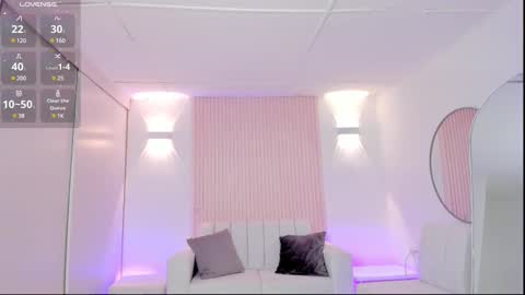 Emily online show from February 14, 1:51 pm