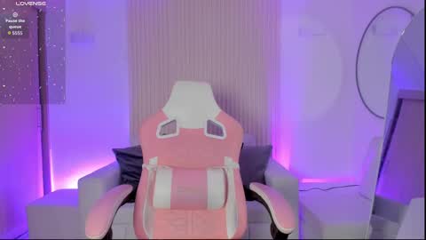 Emily online show from October 3, 2:58 pm