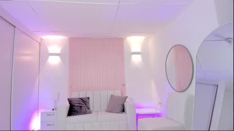 Emily online show from January 20, 1:53 pm