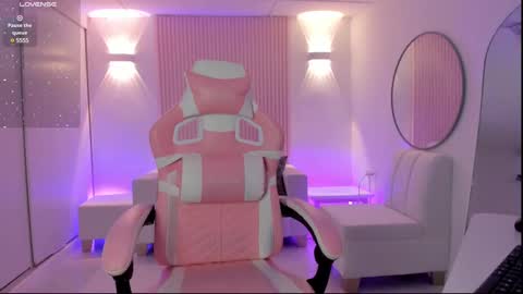 Emily online show from February 26, 3:43 pm