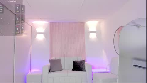 Emily online show from February 25, 3:42 pm