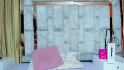 Emy Noa  online show from May 14, 1:37 am