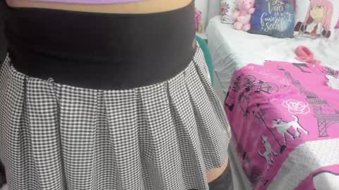 Snapshot of amy_queents chatting on February 8, 10:08 pm Amy Caroland online show from February 8, 10:08 pm
