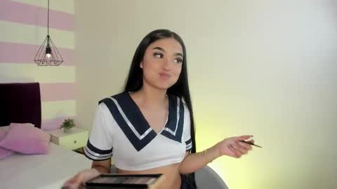 amy_saenz_ online show from November 8, 5:21 am