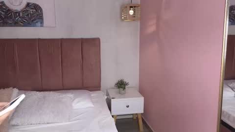 amy_saenz_ online show from October 1, 10:08 pm