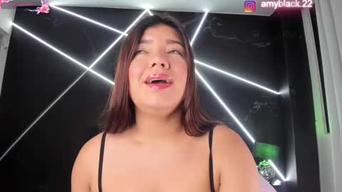 Snapshot of amyblack__ chatting on January 7, 9:18 am Amy online show from January 7, 9:18 am