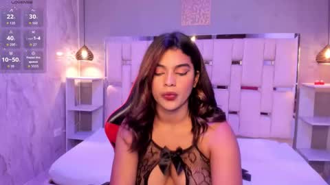 amyevan_ online show from October 1, 11:03 pm