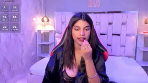 amyevan_ online show from October 2, 11:14 pm