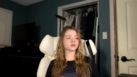 Amy online show from April 8, 4:04 am