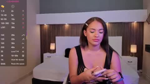 amyjohnsonn online show from October 23, 11:34 am