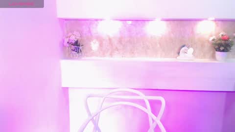 amyjohnsonn online show from February 3, 11:31 am