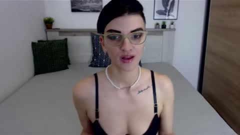 Hi there guys  My pleasure in your hands  pvt is open online show from December 6, 3:06 pm