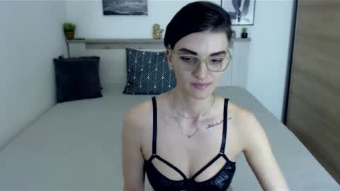 Hi there guys  My pleasure in your hands  pvt is open online show from January 6, 5:16 pm