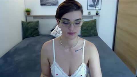 Hi there guys  My pleasure in your hands  pvt is open online show from December 3, 9:04 pm