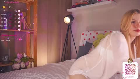  LINA  online show from February 20, 7:19 pm