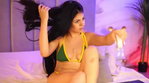 amyrabella online show from September 10, 6:47 am