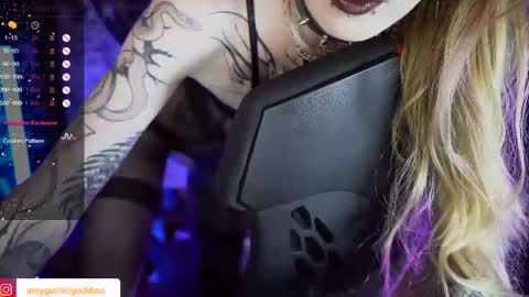Snapshot of amywhitenessxx chatting on February 22, 2:08 pm Amy switch Goddess divine Mistress online show from February 22, 2:08 pm