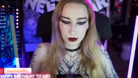 Snapshot of amywhitenessxx chatting on January 1, 11:27 am Amy switch Goddess divine Mistress online show from January 1, 11:27 am