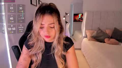    online show from March 25, 10:16 pm