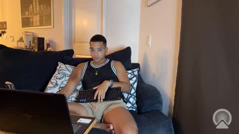 Snapshot of amzeuss chatting on September 14, 1:30 am zeus dantes online show from September 14, 1:30 am