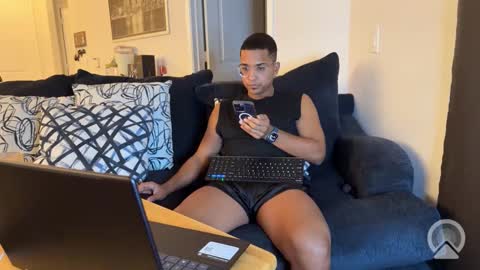 Snapshot of amzeuss chatting on September 13, 1:19 am zeus dantes online show from September 13, 1:19 am