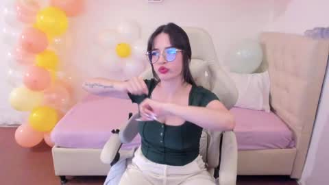 Im anna but you can call me as you want online show from May 3, 9:21 pm