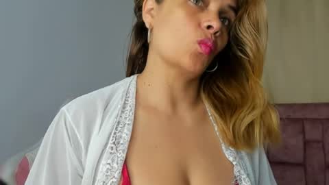 Ana online show from April 10, 10:03 pm