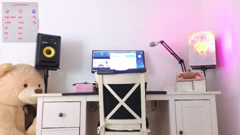 Snapshot of anabelle_wet chatting on September 9, 1:33 pm Annie online show from September 9, 1:33 pm