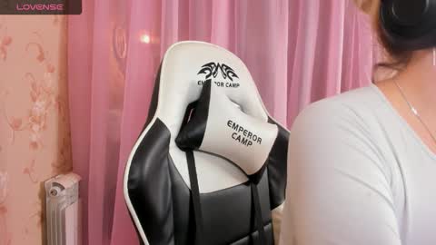 AnabelMelody online show from October 25, 6:30 pm