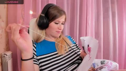 AnabelMelody online show from October 19, 6:45 pm