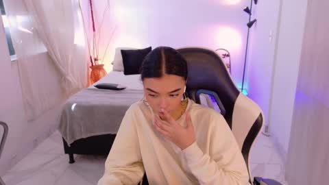 ANABEL WOLF  online show from November 29, 6:04 pm