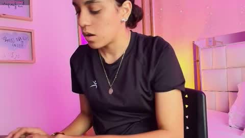 Anahi  online show from April 6, 7:26 pm