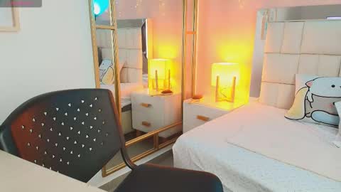 Anahi  online show from January 9, 8:03 pm