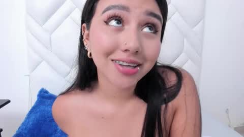 analia18  online show from October 14, 1:36 pm