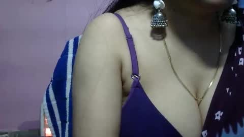 Snapshot of anamika794088 chatting on January 18, 9:56 am anamika794088 online show from January 18, 9:56 am