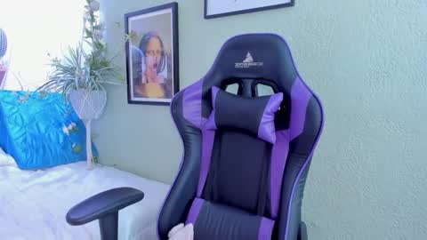 ana online show from December 5, 1:44 pm