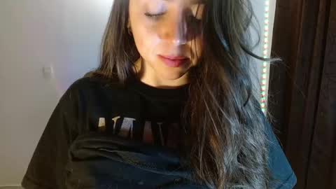 Snapshot of anarosse__ chatting on December 12, 4:04 am ana 3 online show from December 12, 4:04 am