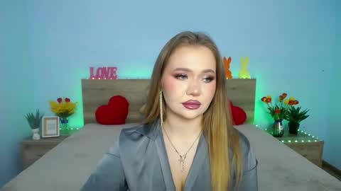 anastacyyellig online show from March 8, 8:46 pm