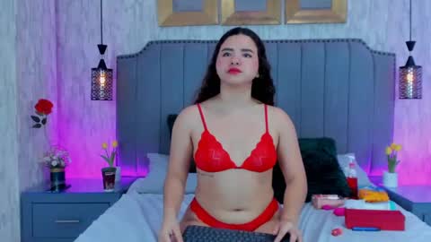 Mia online show from February 21, 11:21 pm