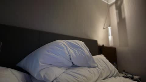 andccc000 online show from February 1, 6:54 am