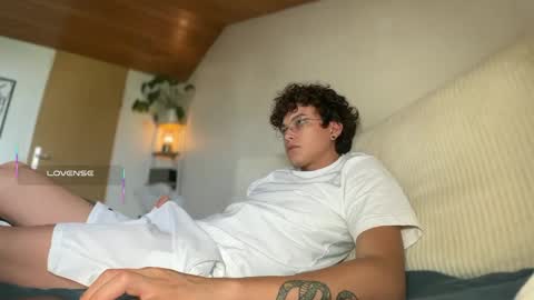 Snapshot of anddres_boss chatting on September 22, 8:51 am Tell Me ANDRESS ----- online show from September 22, 8:51 am