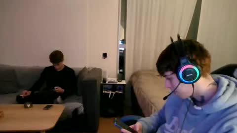 andertwink online show from May 24, 9:21 pm