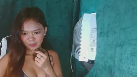 andiaprecious_ online show from April 8, 5:54 am