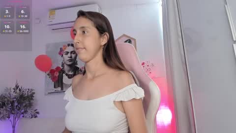 Snapshot of andre_sky_ chatting on February 18, 8:36 pm A l e online show from February 18, 8:36 pm