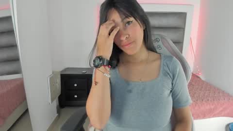 andrea_brunette_ online show from October 6, 12:34 pm
