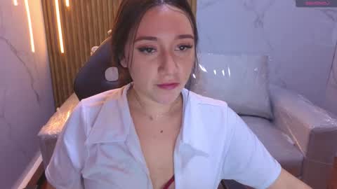 Andrea Ramos online show from November 24, 7:01 pm