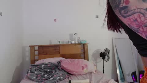 Andrea online show from December 17, 6:53 pm