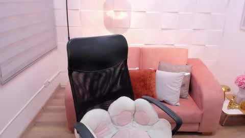 Andre Castaneda online show from February 24, 8:01 pm